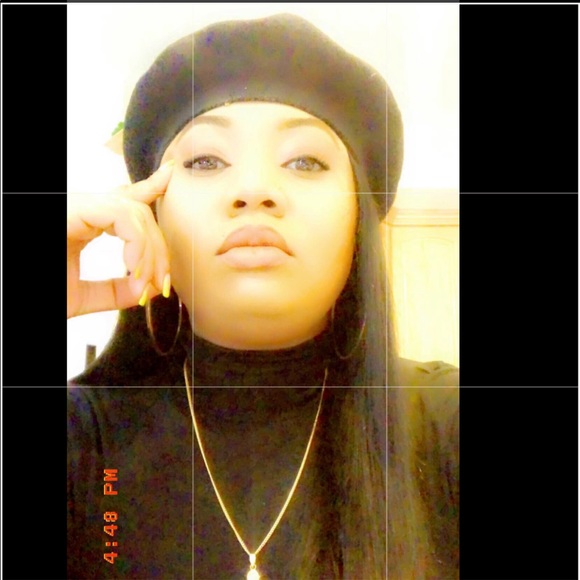 Meet your Posher, Erika - Picture 3 of 5